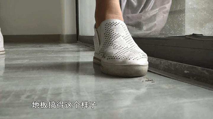 DƬ